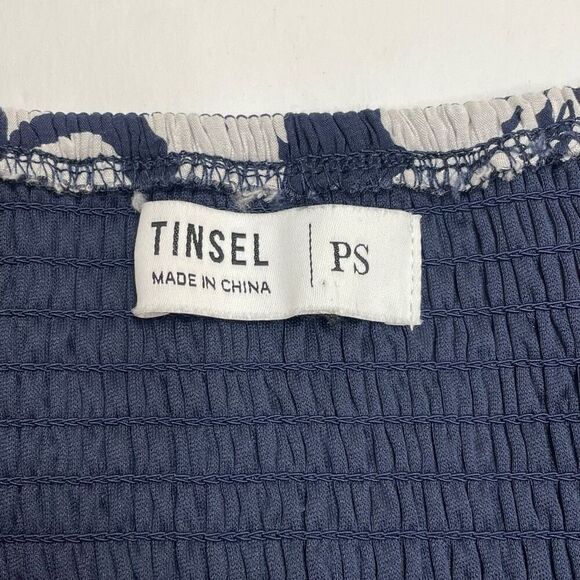 Tinsel Petite Floral-Print Flutter-Sleeve Tiered Maxi Dress Navy Blue and White - Picture 7 of 13